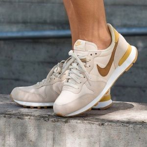 nike internationalist beige gold